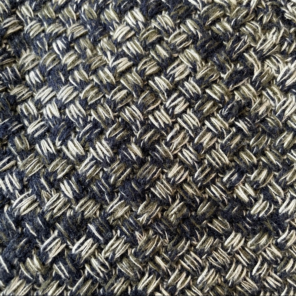 Universal Thread Sweater - Picture 3 of 5